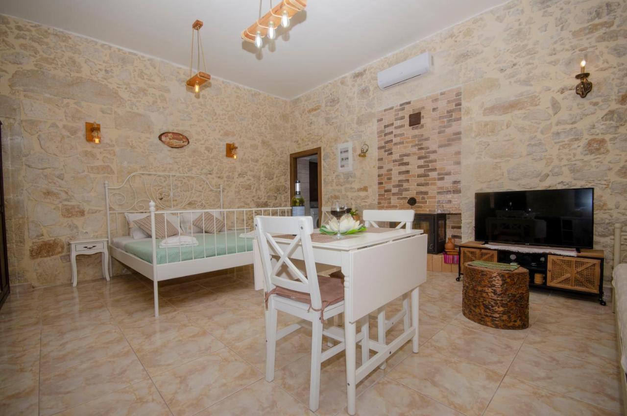 La Casa De Ioanna Lägenhet Kíssamos Exteriör bild